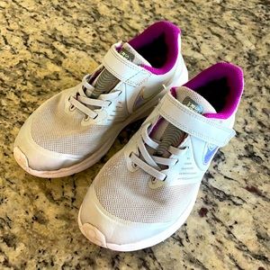 Nike star runner silver purple size 1.5 girls